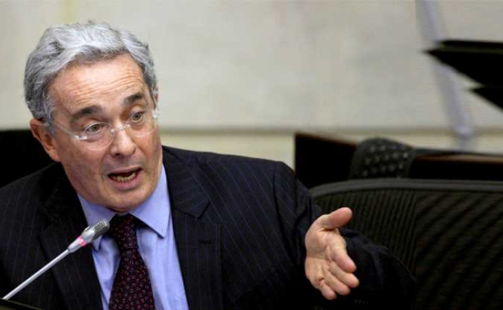 En defensa de Uribe tras decisión de la Corte Constitucional de negar la tutela