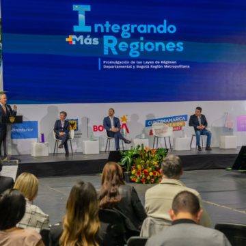 Promulgada leyes de Región Metropolitana Bogotá–Cundinamarca y del Régimen Departamental