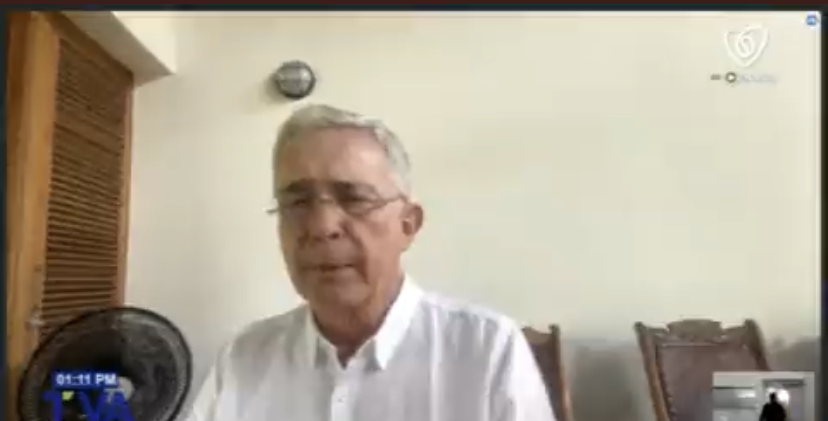 “No soborno testigos, los confronto” : Expresidente Uribe
