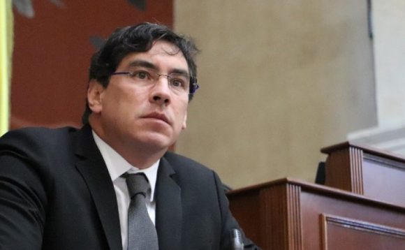 La mejor garantía para la democracia es la multiplicidad de controles y de observación: Prada