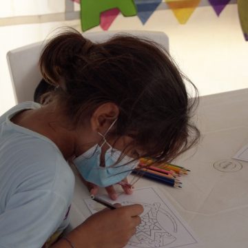 Dos años después de la pandemia, los niños no han vuelto en un 100% a las aulas de clase.￼