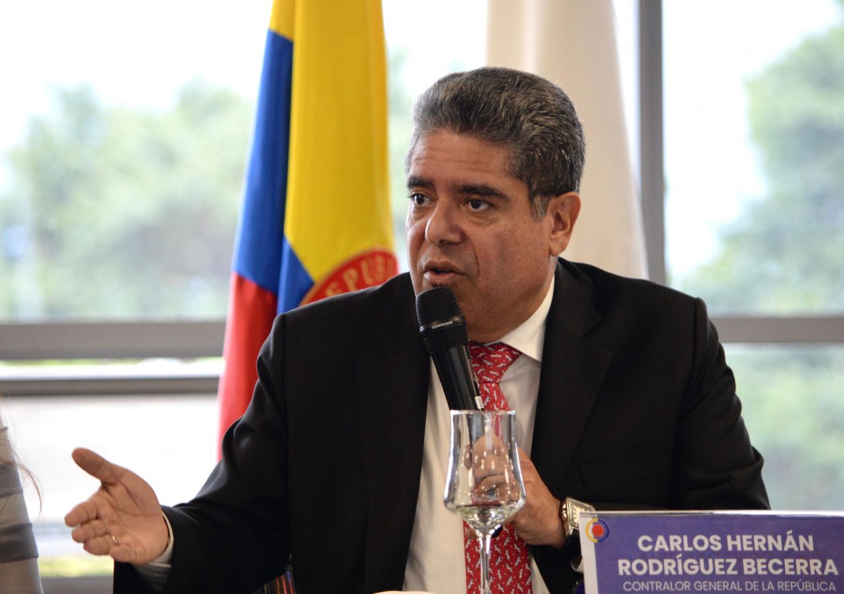 PHOTO-2025-01-28-21-22-30 Contralor General presentó un análisis de los principales retos y oportunidades de la economía colombiana
