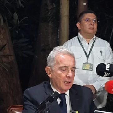 uribe Gracias a Dios: Expresidente Uribe