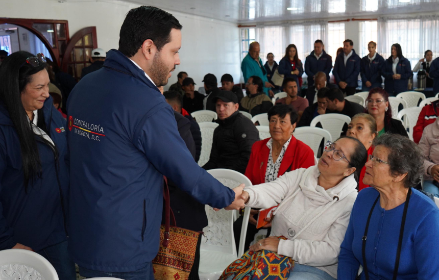 zuluaga 1 Contralor de Bogotá recorriendo las localidades