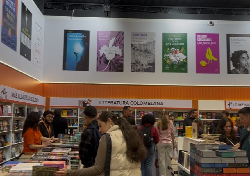 Periscopio Politico visitó la feria del libro