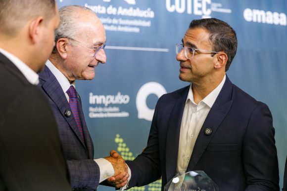 Hugo Kerguelén, primer alcalde latinoamericano en recibir el premio internacional ‘100 Líderes